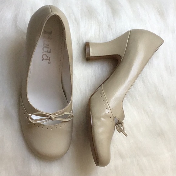 Mudd Shoes - Mudd nude cream Yora 3” heels size 8M